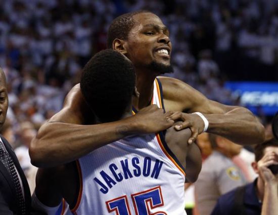 场内外的氛 场内外的氛