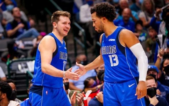 侯森成功救赎！点球决战连扑2点，失点罪人跪地痛哭